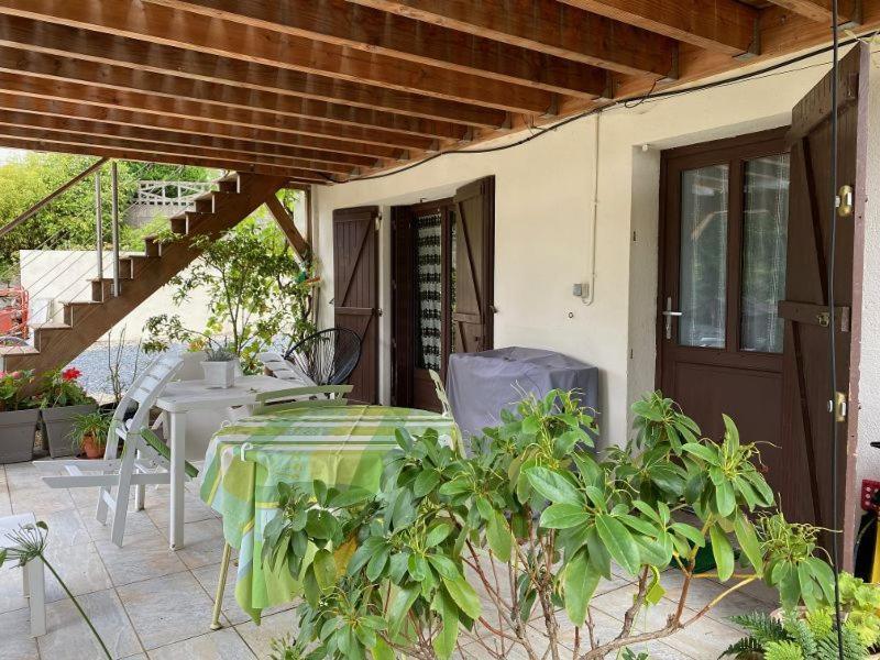Charmant F1 Avec Terrasse Et Vue Sur Jardin Arbore - Fraicheur Naturelle Du Rez De Jardin - Parking Bellerive-sur-Allier Exterior foto