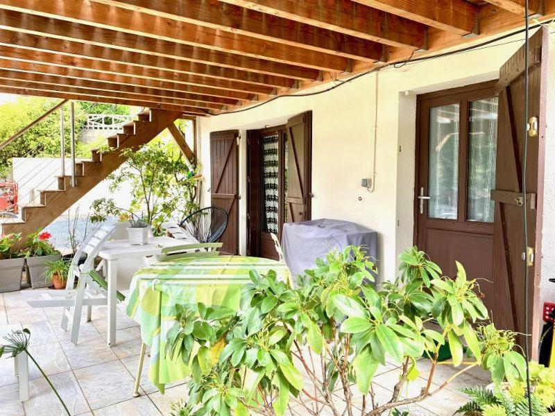 Charmant F1 Avec Terrasse Et Vue Sur Jardin Arbore - Fraicheur Naturelle Du Rez De Jardin - Parking Bellerive-sur-Allier Exterior foto